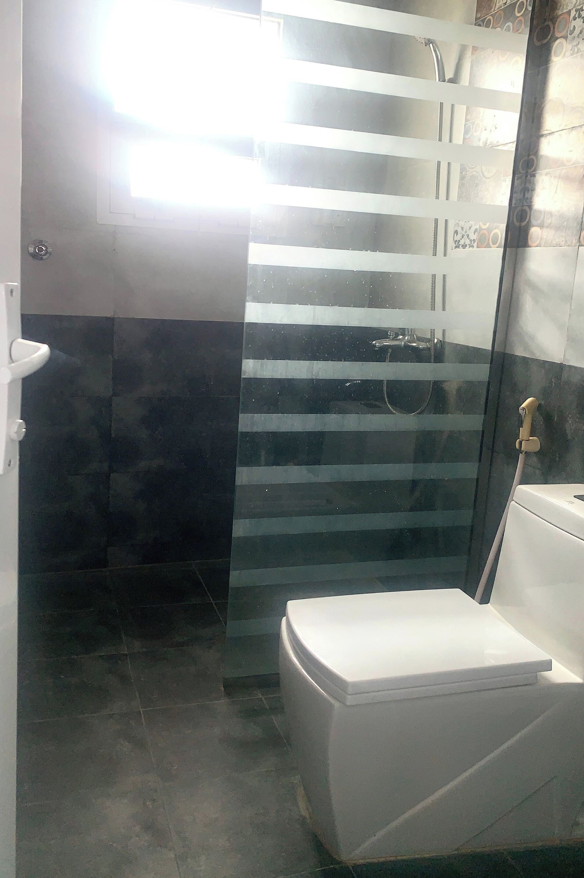 Deluxe-Apartment, 1 Schlafzimmer | Badezimmer | Dusche, kostenlose Toilettenartikel