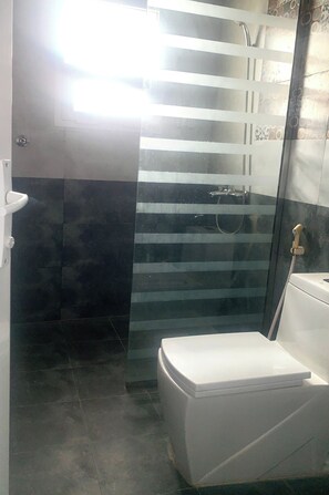Deluxe Apartment, 1 Bedroom | Bathroom | Shower, free toiletries - OYO 157 Dream Barka Hotel (Barka)