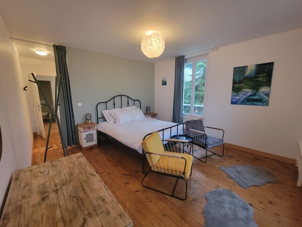 Family Suite, Private Bathroom, Garden View (La Sucrerie - Sugar & Co) | Individually decorated, individually furnished, free WiFi, bed sheets - La Sucrerie (Vexin-sur-Epte)