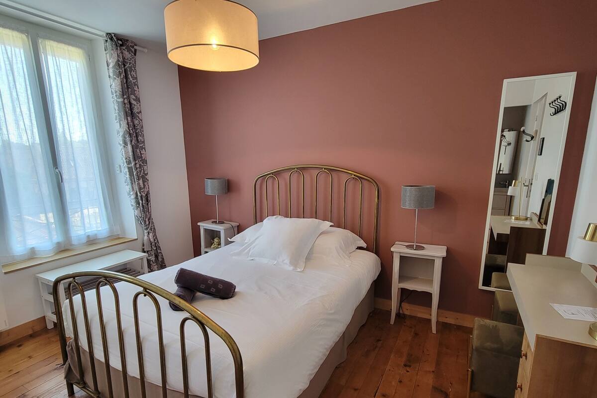 Chambre Double Confort, non-fumeurs | Décoration personnalisée, ameublement personnalisé, Wi-Fi gratuit