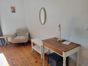 Comfort tweepersoonskamer, privébadkamer, uitzicht op tuin (Bed Rave) | Individueel gedecoreerd, individueel gemeubileerd, gratis wifi