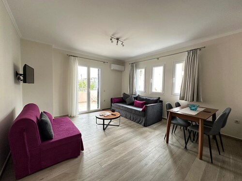 Michael Apartments - Private Parking