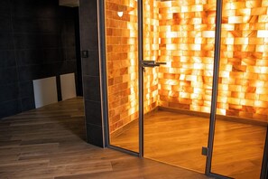 桑拿、熱水浴缸