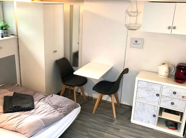 1 bedroom, iron/ironing board, WiFi, bed sheets