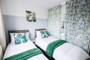 4 bedrooms, iron/ironing board, free WiFi, bed sheets