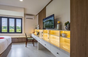 Deluxe Studio Suite