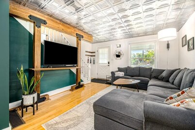 Backyard Oasis w Downtown Walkability, Fire Pit