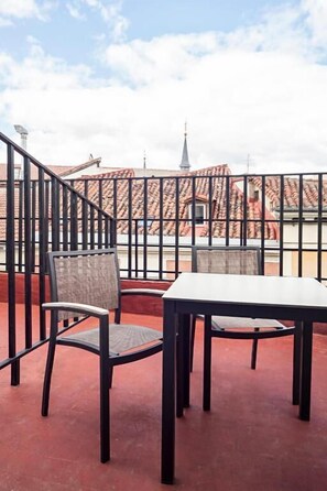 Desk, free WiFi, bed sheets - INTER Plaza Mayor - Auto Check-in (Madrid)