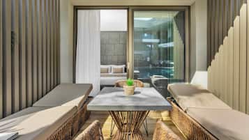 Deluxe-Doppelzimmer, Poolblick | Terrasse/Patio