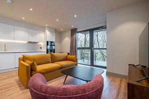 公寓 (1 Bedroom) | 客廳 | 32 吋電視連數碼電視頻道