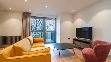 Apartment (1 Bedroom) | 1 bedroom, premium bedding, iron/ironing board, cribs/infant beds