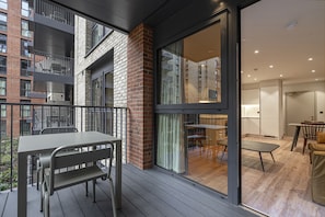 Balcony - Smart North London Apartment (London)