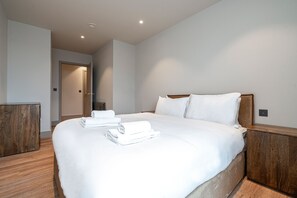 Apartment (3 Bedrooms) | 3 Schlafzimmer, hochwertige Bettwaren, Bügeleisen/Bügelbrett, Babybetten