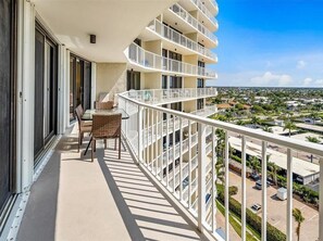 Property grounds - Stunning Gulf Beach Views from this Pristine Beachfront Condo (Marco Island)