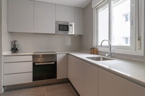 Køleskab, mikrobølgeovn, ovn, opvaskemaskine