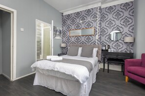 Comfort Quadruple Room, Multiple Beds | Free WiFi, bed sheets