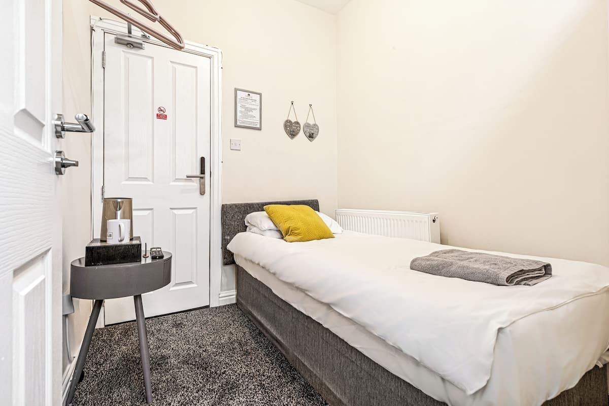 Basic Room, 1 Twin Bed | Free WiFi, bed sheets