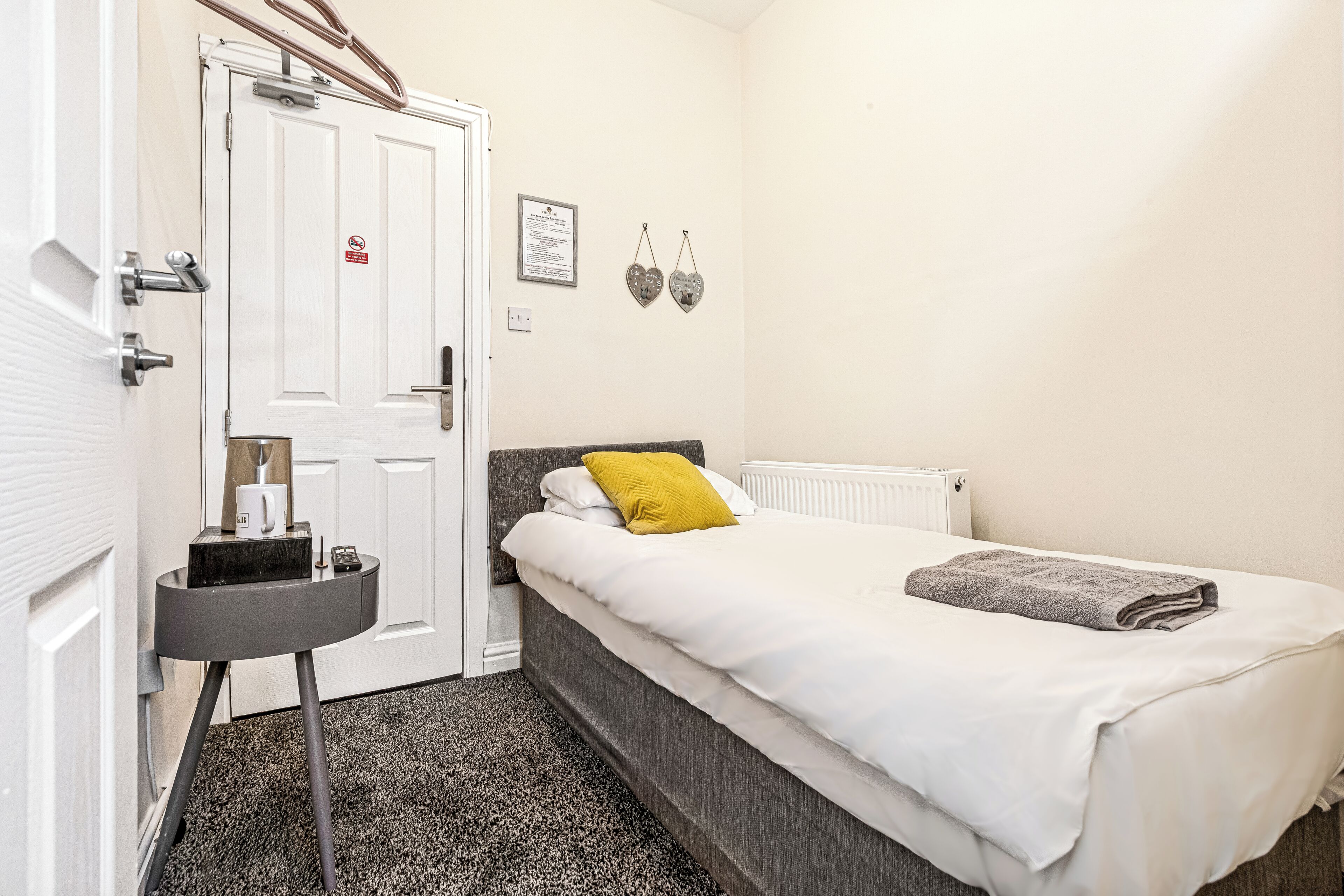 Single Room, Single bed | Free WiFi, bed sheets