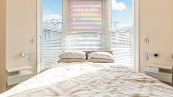 Superior Room (Ground Floor) | Bathroom | Shower, free toiletries, soap, shampoo