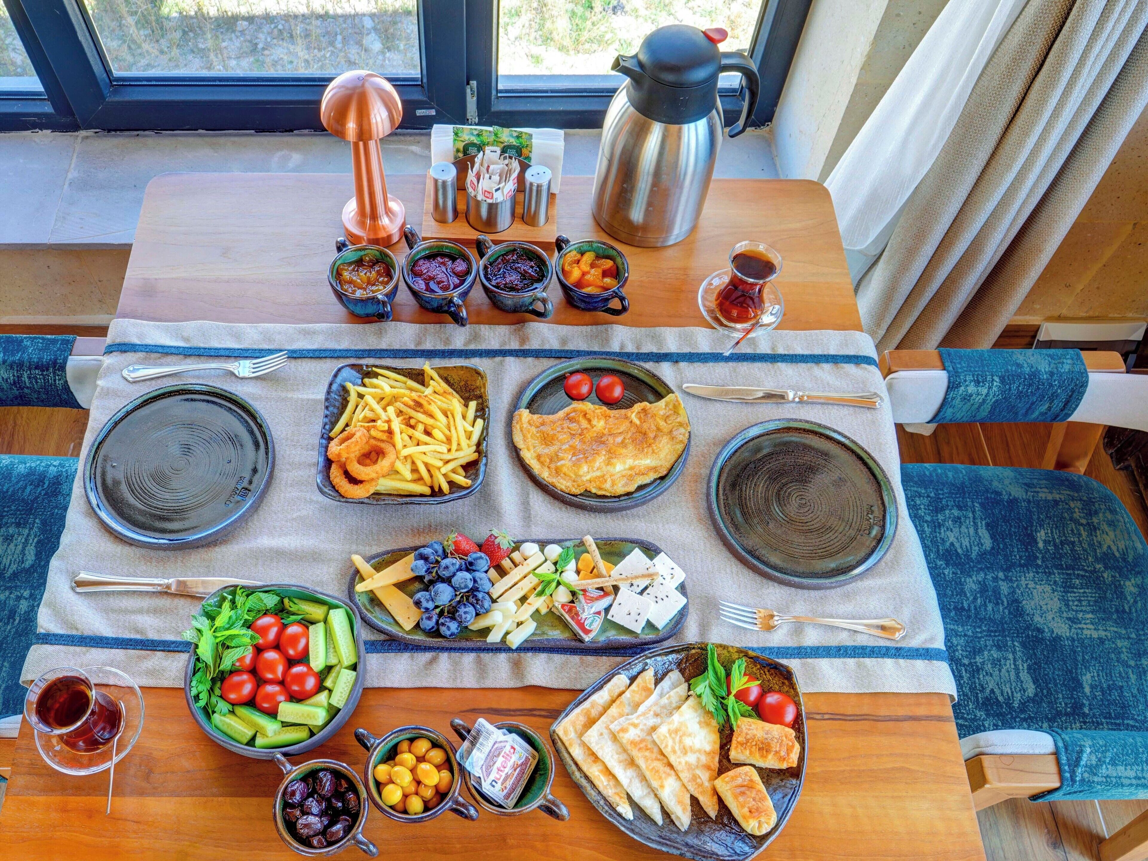 فطور أوروبي مجانًا يوميًا