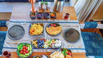 Desayuno continental gratuito y diario