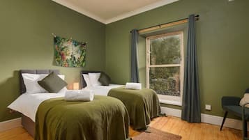 6 bedrooms, iron/ironing board, free WiFi, bed sheets