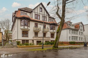 Exterior - Apartment on Sienkiewicza St. by Renters (Swinoujscie)