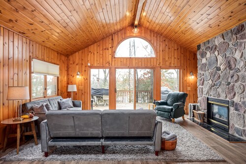 Spider Lake Oasis | Beach | Fire Pit | Dock | Private | Fishing