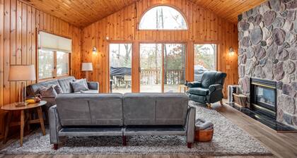 Spider Lake Oasis | Beach | Fire Pit | Dock | Private | Fishing