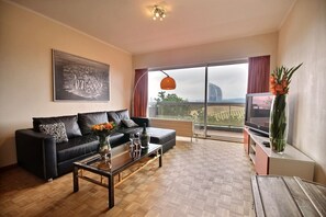 TV - Magnificient view in a tree-filled setting | Adelo (Liège)