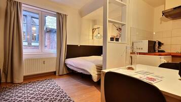 1 chambre, fer et planche à repasser, Wi-Fi, draps fournis