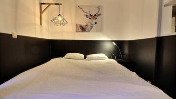 1 chambre, fer et planche à repasser, Wi-Fi, draps fournis