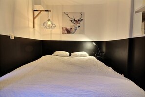 1 bedroom, iron/ironing board, travel crib, internet
