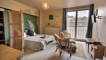 1 bedroom, iron/ironing board, travel crib, internet