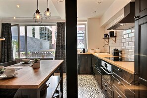 冰箱、微波炉、烤箱、洗碗机