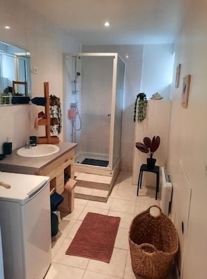 Towels, soap, toilet paper