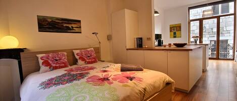 1 غرفة نوم ومكواة/لوح كي وسرير سفر وخدمة الإنترنت