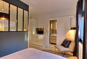 1 bedroom, iron/ironing board, WiFi, bed sheets - Beautiful studio cocoon in city center | Blink 3 (Liège)