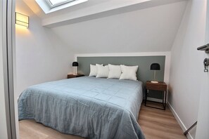 3 slaapkamers, een strijkplank/strijkijzer, reisbedje, wifi