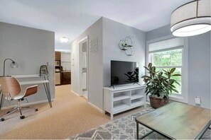 Interior - Walk to Everything! Bourbon Trail & Cherokee Golf Course
(Louisville)