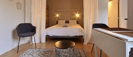 1 bedroom, iron/ironing board, travel crib, WiFi