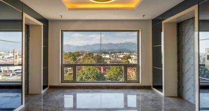 Hotel Le Roi Dehradun