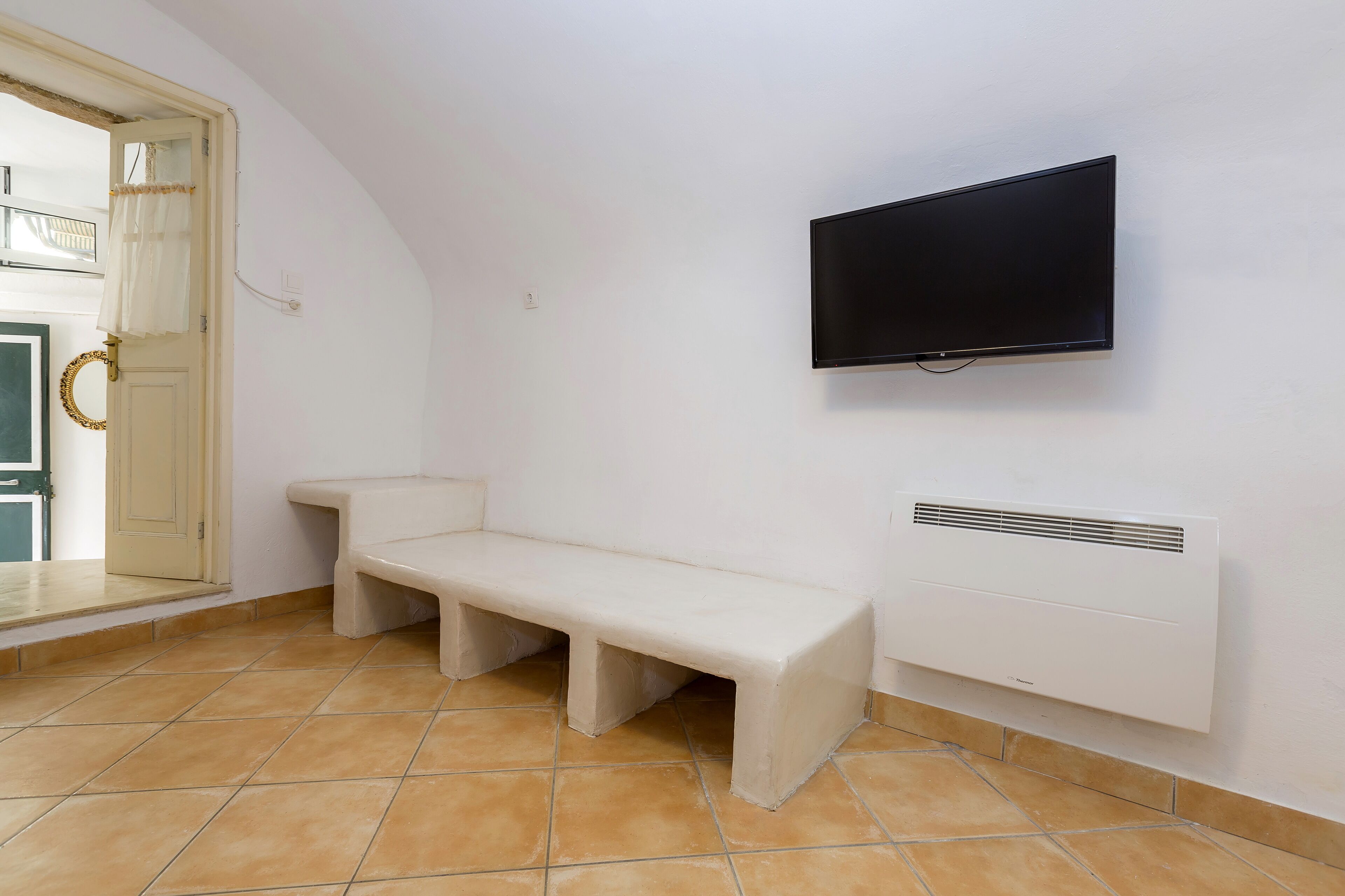 City Studio | Iron/ironing board, cots/infant beds, free WiFi, bed sheets