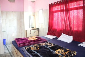 Basic Double Room - Hotel VK Grand (Varanasi)