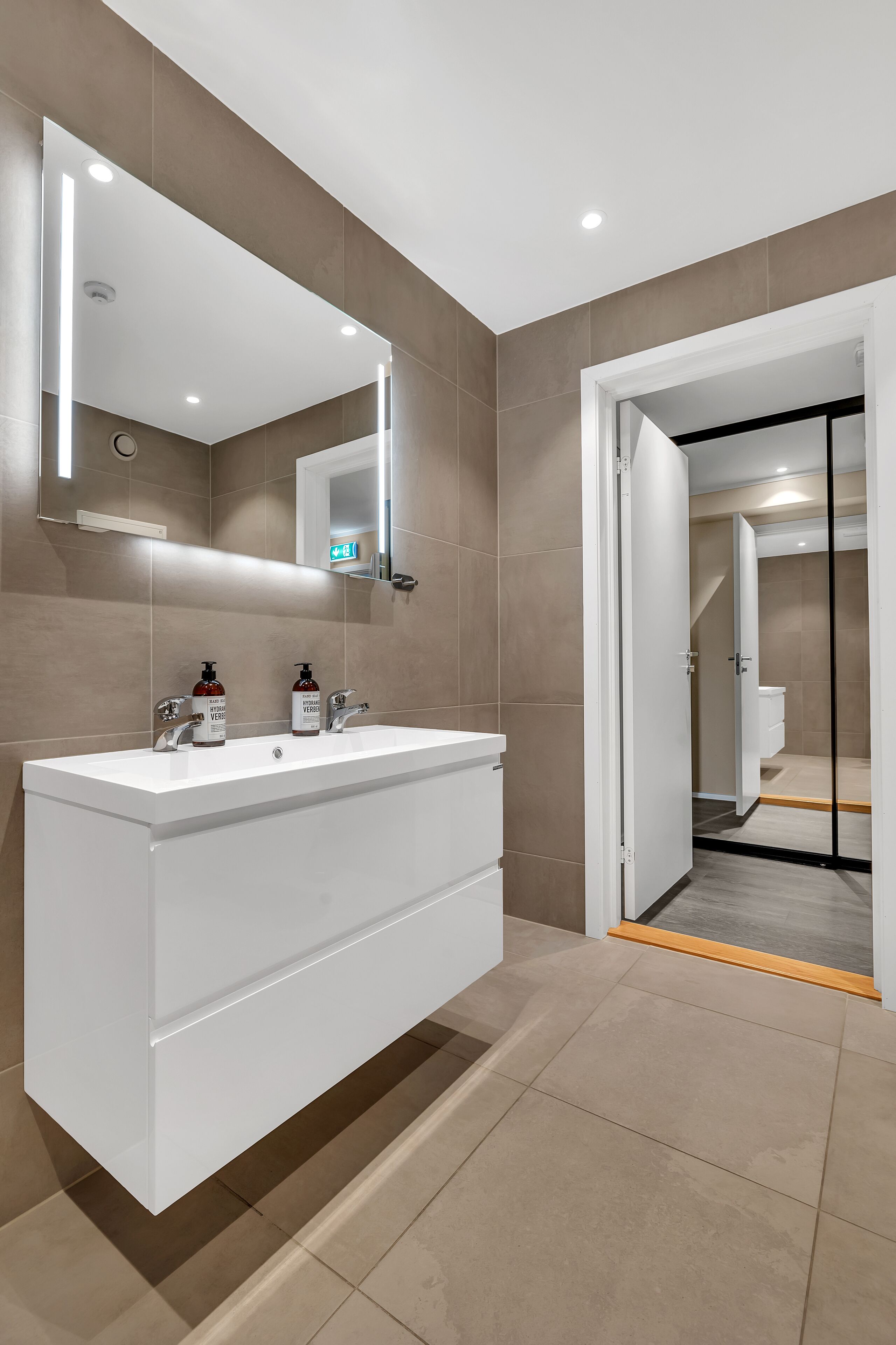 Foto - Robukta Lodge l Jacuzzi l Sauna l Table Tennis