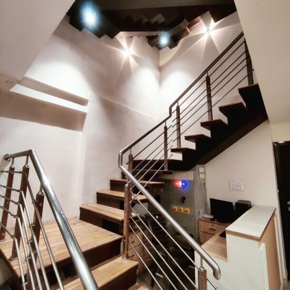 Staircase - Abu Inn, Mount Abu - The Luxury Boutique Stay (Abu Road)
