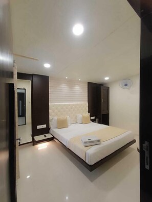 1 bedroom, soundproofing, free WiFi - Abu Inn, Mount Abu - The Luxury Boutique Stay (Abu Road)