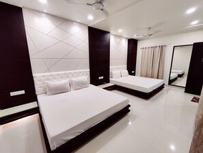 Family A/C Room | 1 bedroom, soundproofing, free WiFi