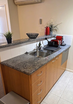 Micro-ondas, fogão, cooktop, lava-louças