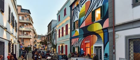 Vista frontal de la propiedad